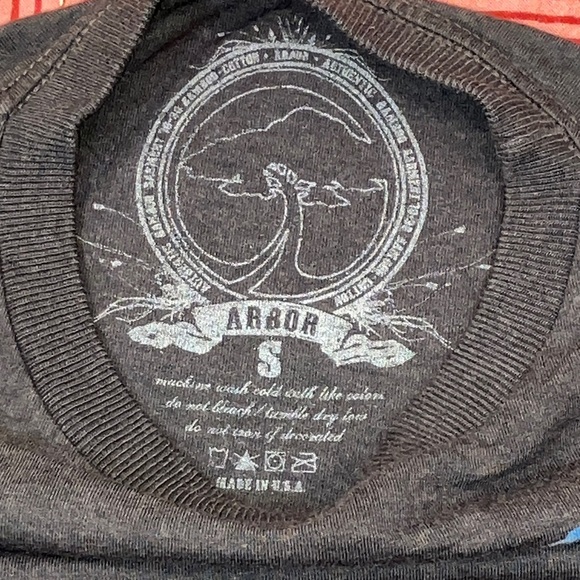 Arbor women’s small peacock graphic blue on gray Short Sleeve T-shirt - Picture 3 of 9